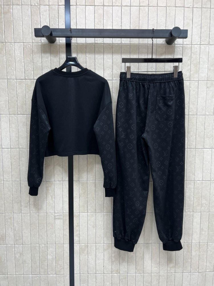 Костюм спортивный женский фото 7