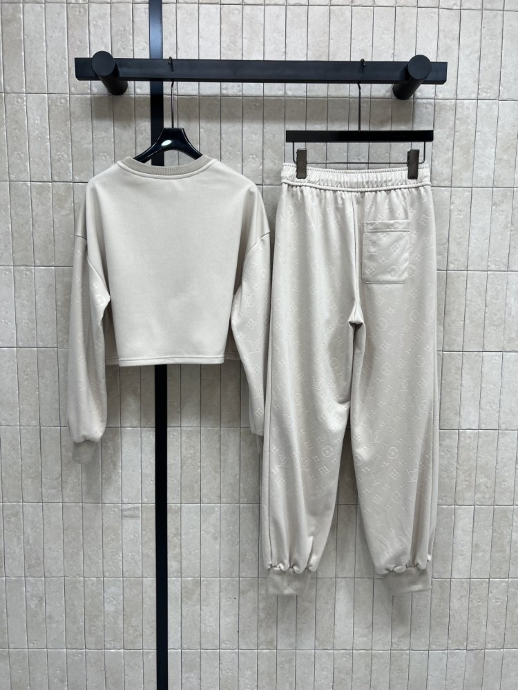 Костюм спортивный женский фото 7