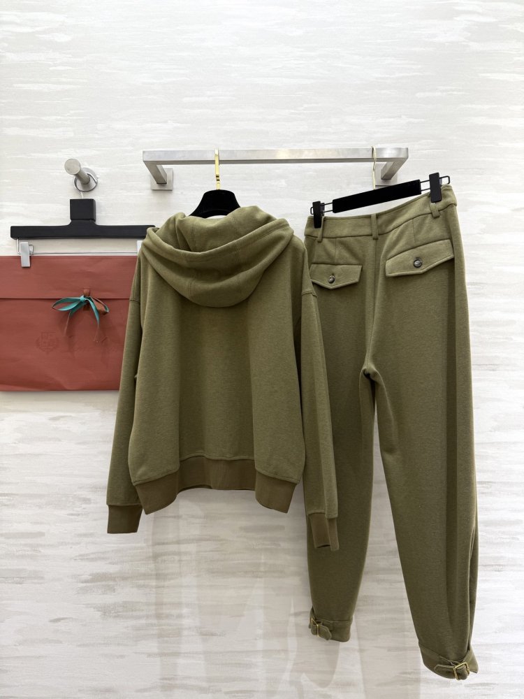 Костюм спортивный женский фото 9