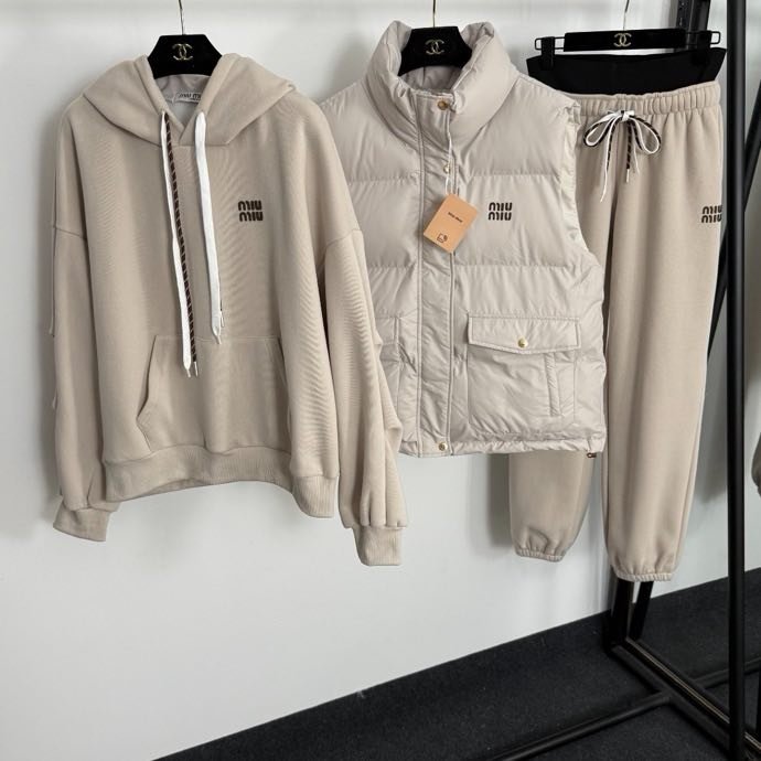 Костюм тройка женский