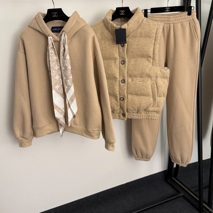 Костюм тройка женский фото 6