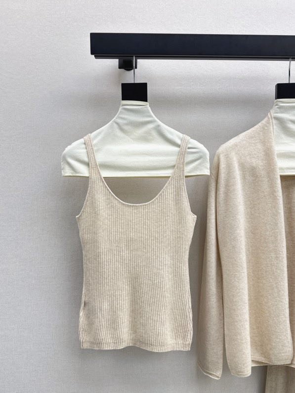 Костюм трійка жіночий фото 7