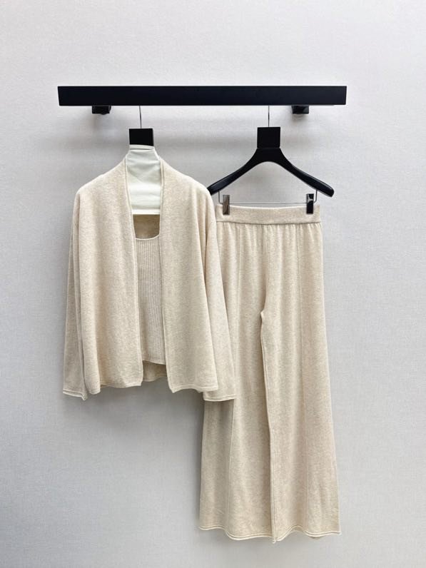 Костюм трійка жіночий фото 9