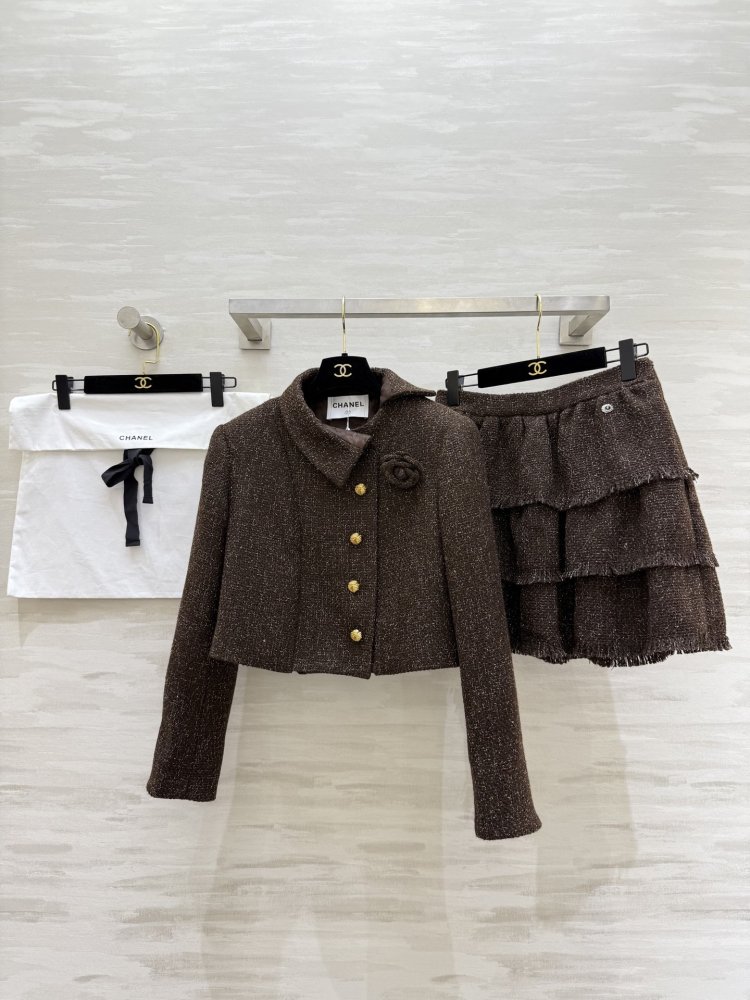 Костюм твидовый женский