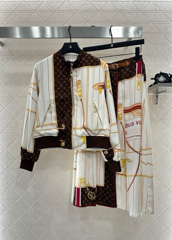 Costume female (two-sided jacket and skirt)