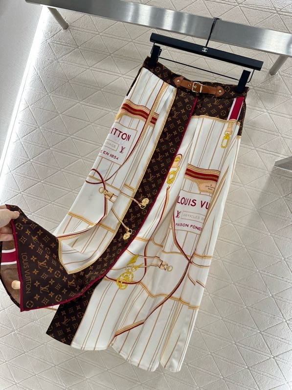 Costume female (two-sided jacket and skirt) фото 3