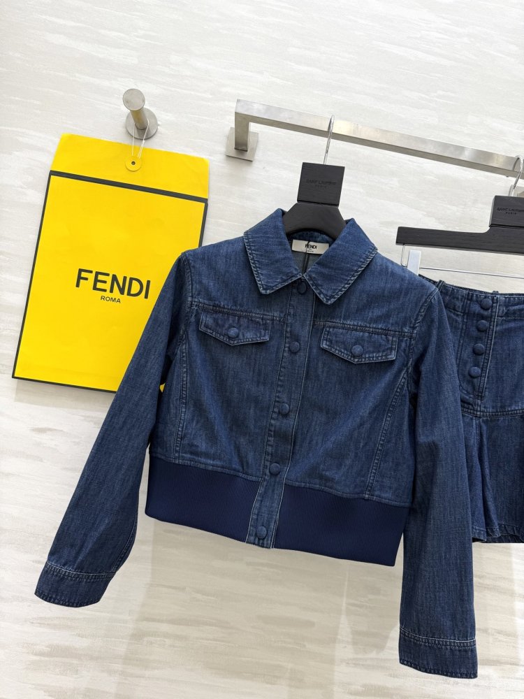 Костюм жіночий джинсовий фото 3