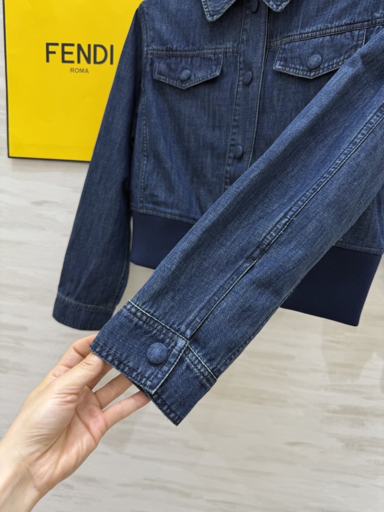 Костюм жіночий джинсовий фото 4