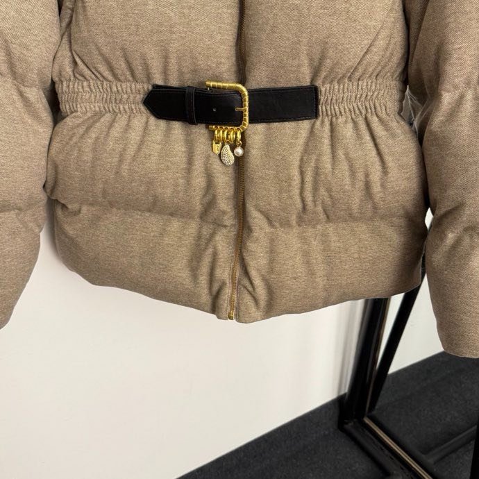 Костюм жіночий з трьох предметів фото 2