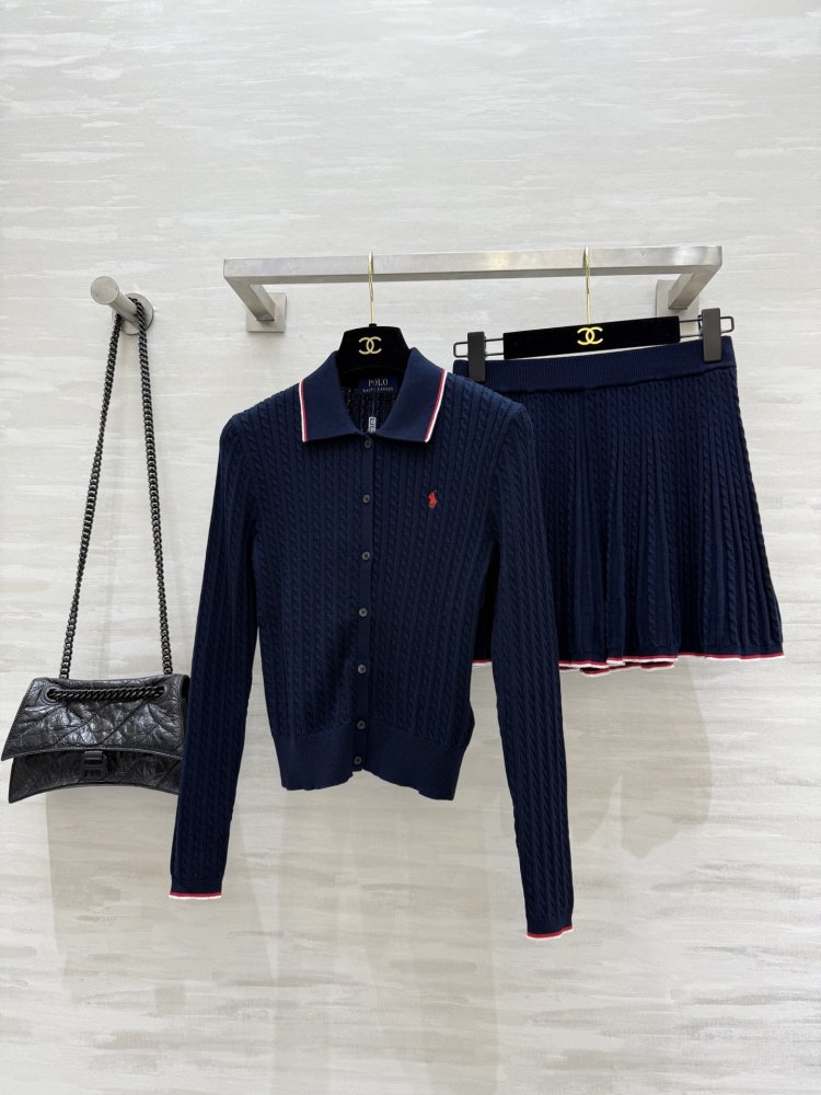 Костюм женский (кофта и юбка)