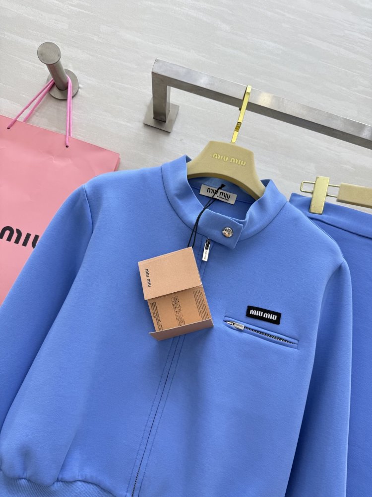 Костюм жіночий (кофта і спідниця) фото 2