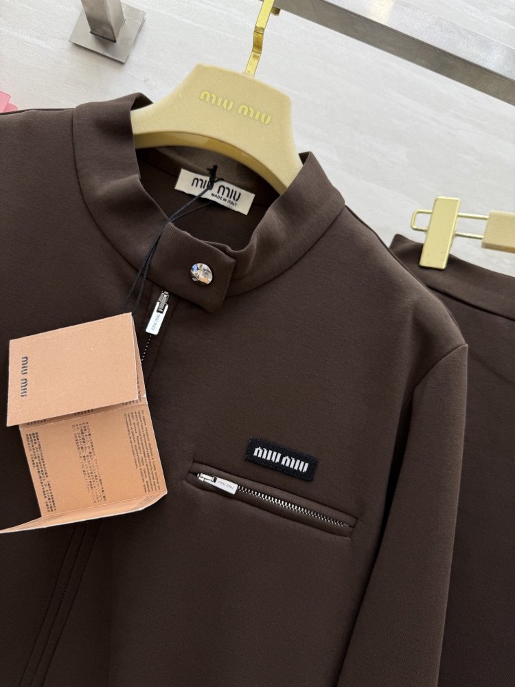 Костюм жіночий (кофта і спідниця) фото 5