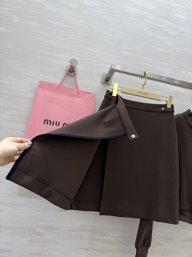 Костюм жіночий (кофта і спідниця) фото 6