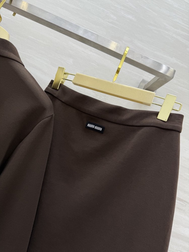 Костюм жіночий (кофта і спідниця) фото 7