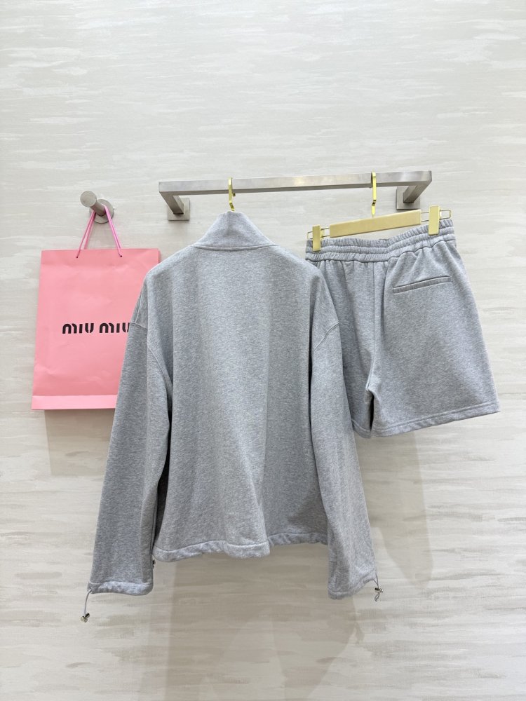 Костюм женский (кофта и шорты) фото 8