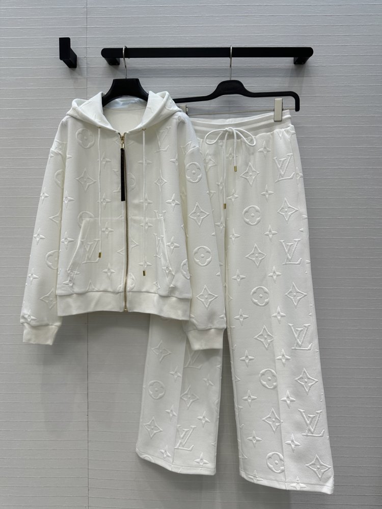 Костюм жіночий (кофта на блискавки і брюки)