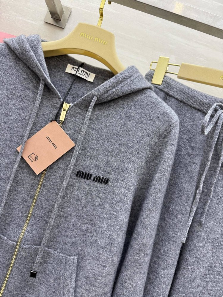 Костюм жіночий (кофта на блискавки і брюки) фото 7