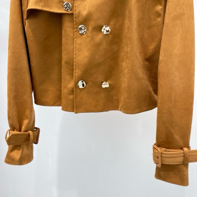 Костюм женский (кожаная куртка и юбка) фото 3