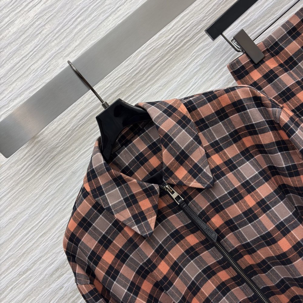 Costume female (jacket and skirt) фото 2