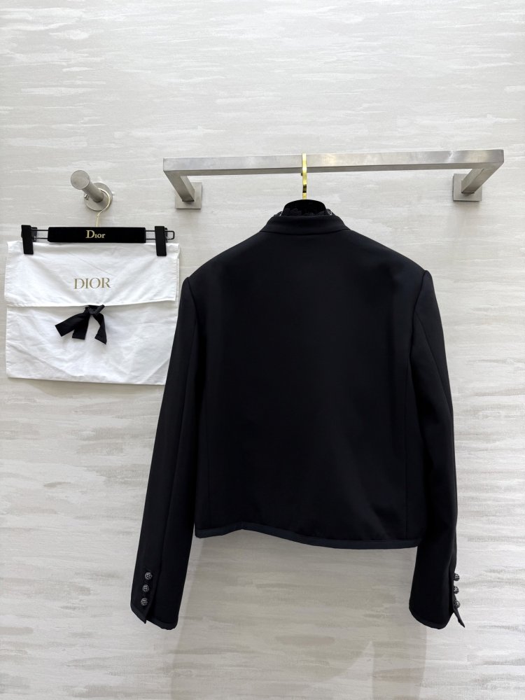 Костюм женский (куртка и юбка) фото 4