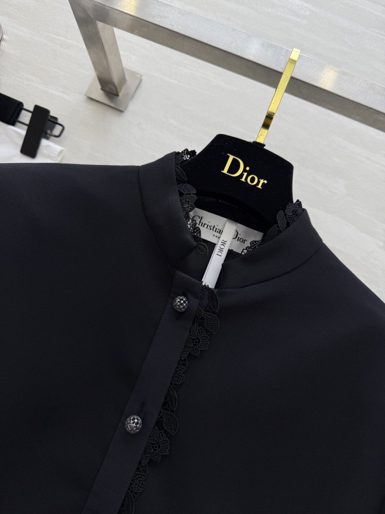 Костюм женский (куртка и юбка) фото 5