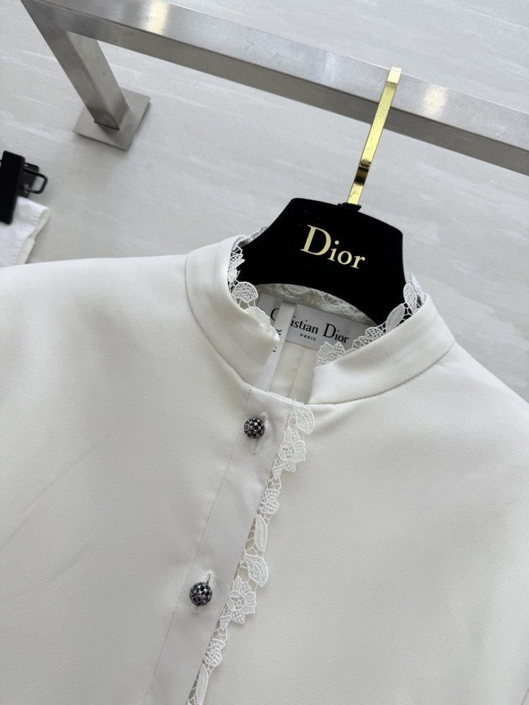 Костюм женский (куртка и юбка) фото 6