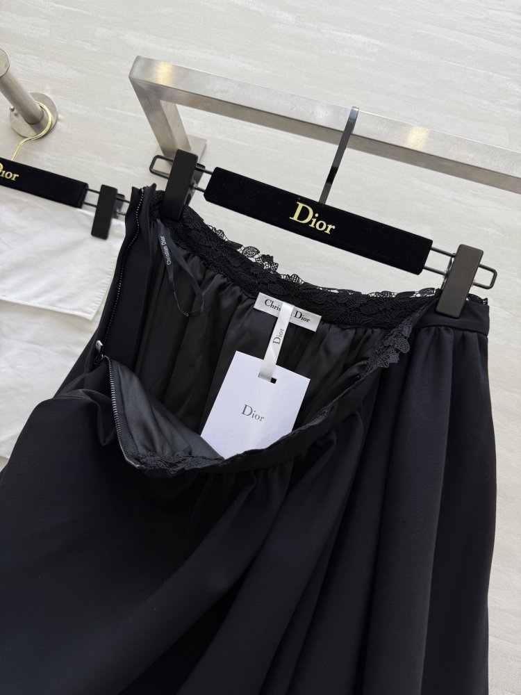 Костюм женский (куртка и юбка) фото 8