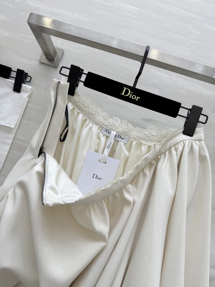 Костюм женский (куртка и юбка) фото 9