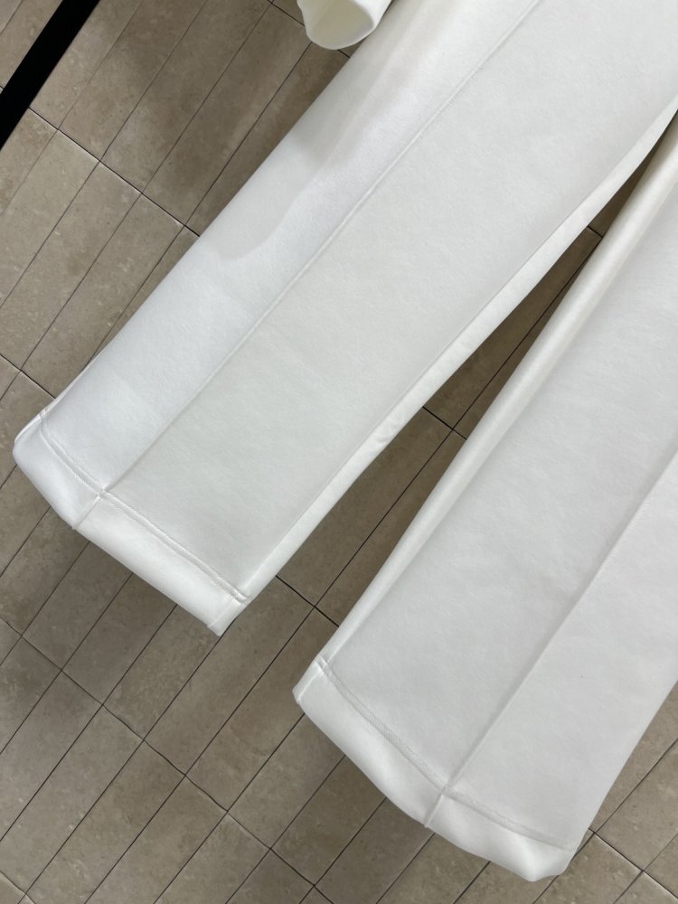 Костюм женский (куртки с капюшоном и штаны спортивные) фото 5