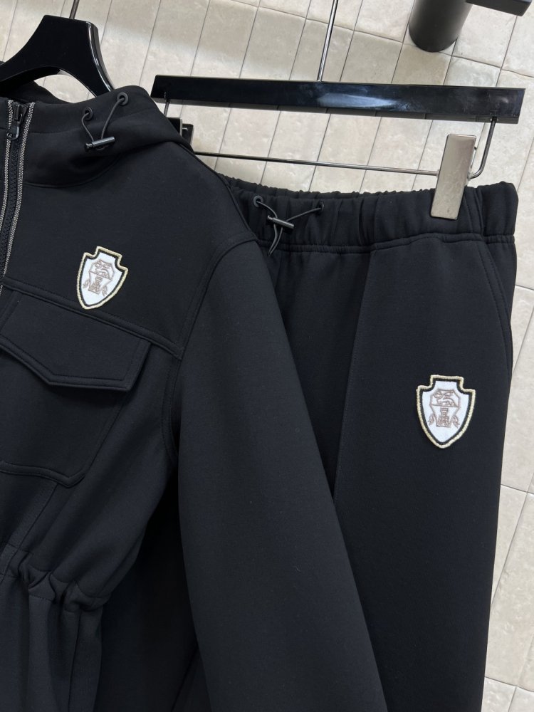 Костюм женский (куртки с капюшоном и штаны спортивные) фото 6