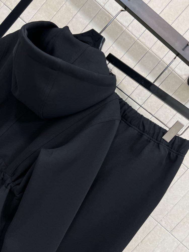 Костюм женский (куртки с капюшоном и штаны спортивные) фото 8