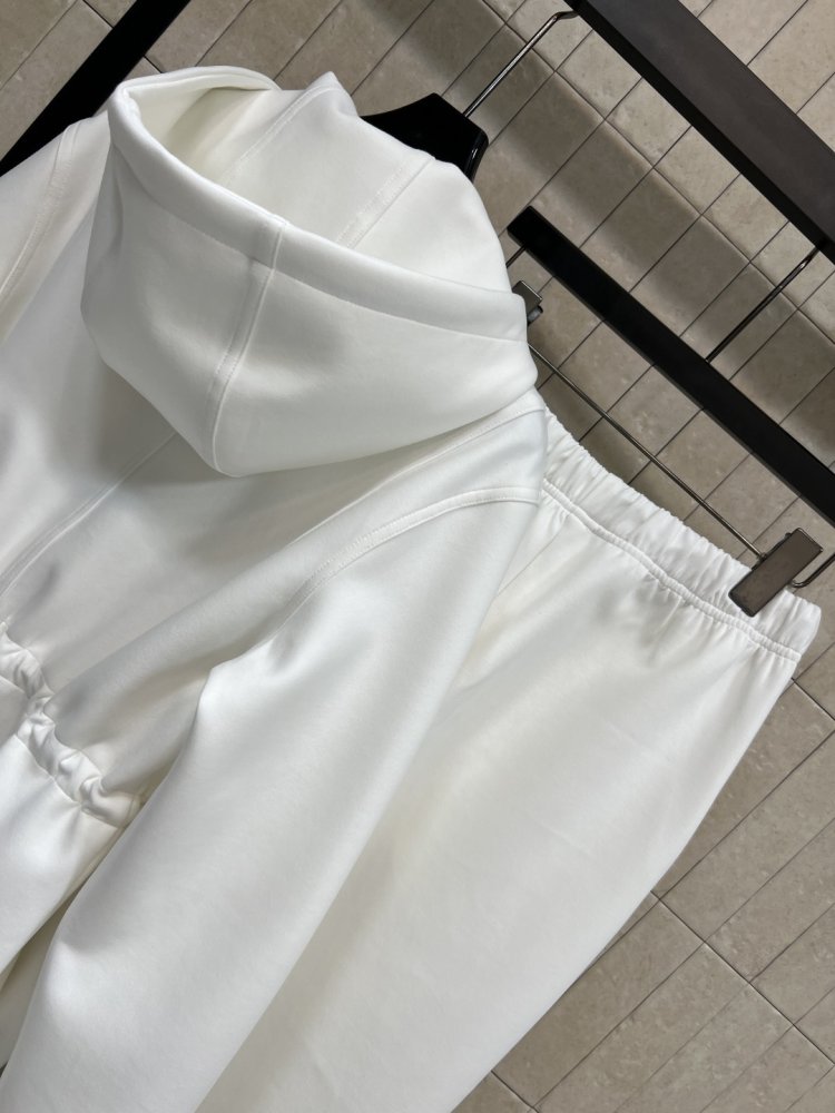 Костюм женский (куртки с капюшоном и штаны спортивные) фото 8