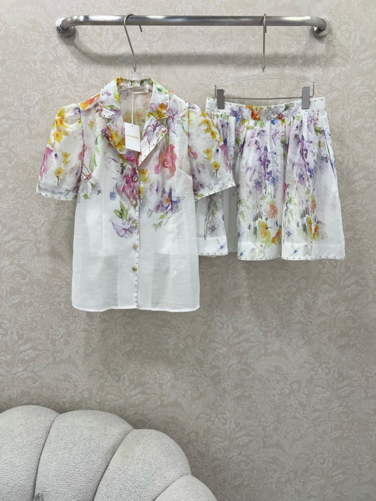 Costume female (linen shirt and shorts)