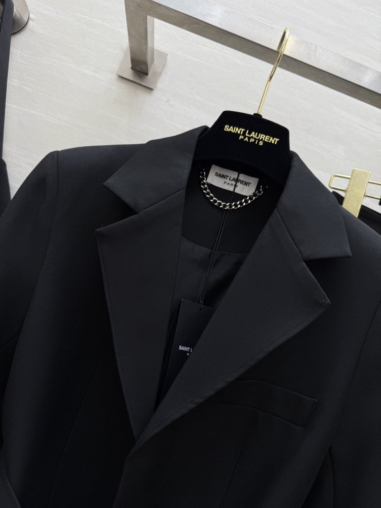 Костюм жіночий (піджак і брюки) фото 2