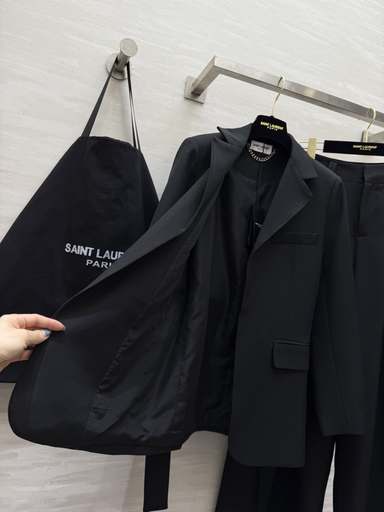 Костюм жіночий (піджак і брюки) фото 4