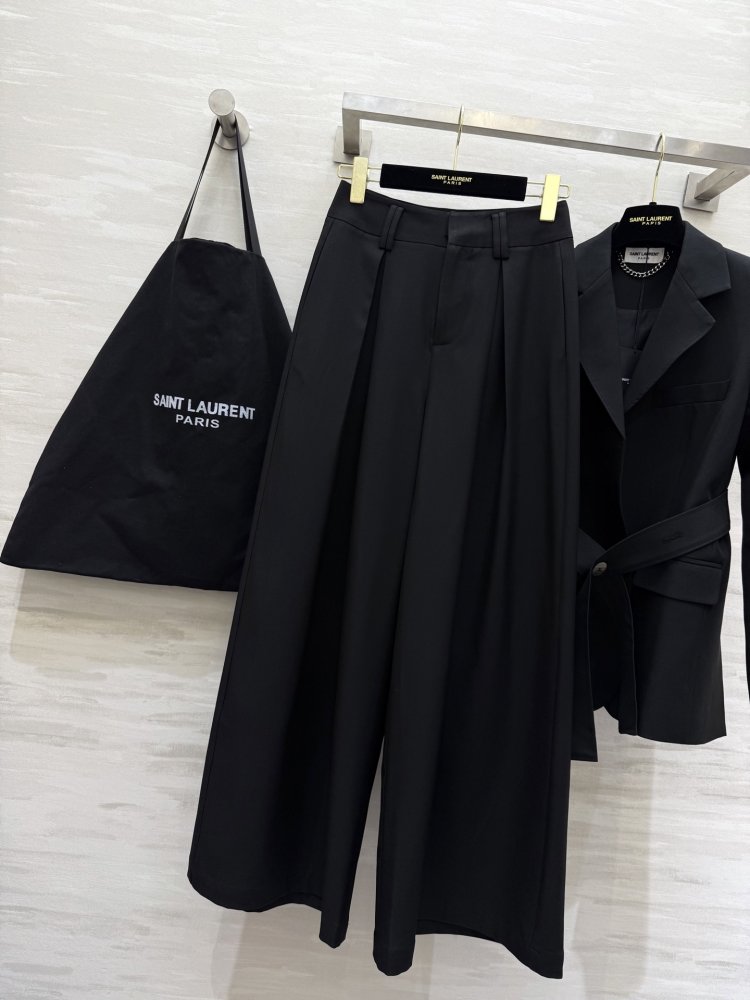 Костюм жіночий (піджак і брюки) фото 7