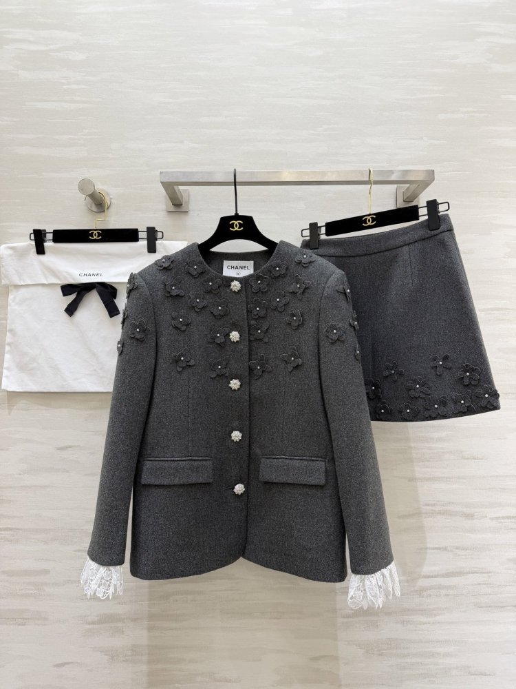 Costume female (a jacket and skirt)
