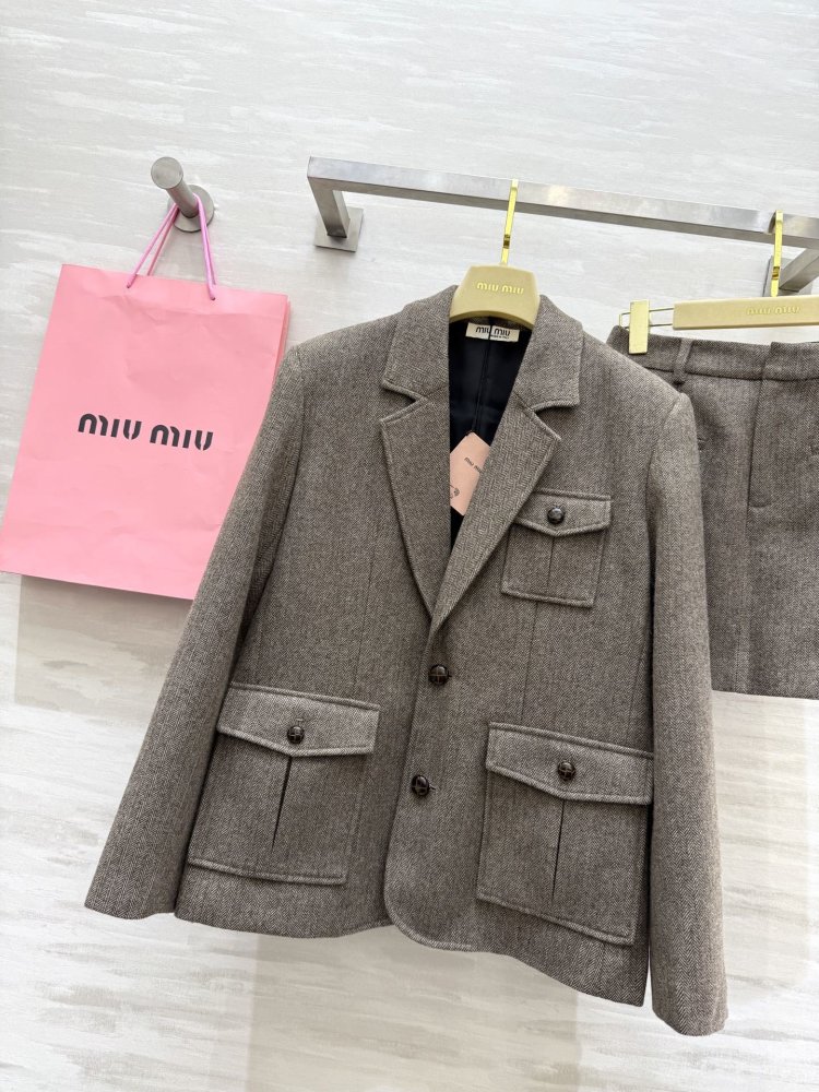 Костюм женский (пиджак и юбка) фото 6