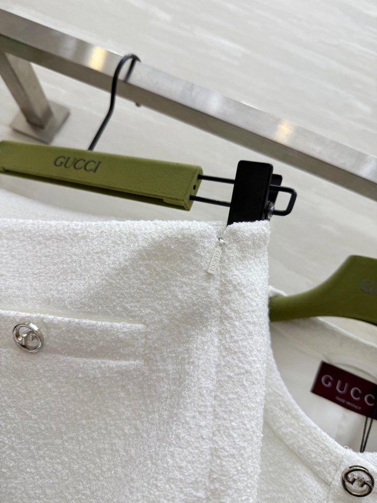 Costume female (a jacket and skirt) фото 7