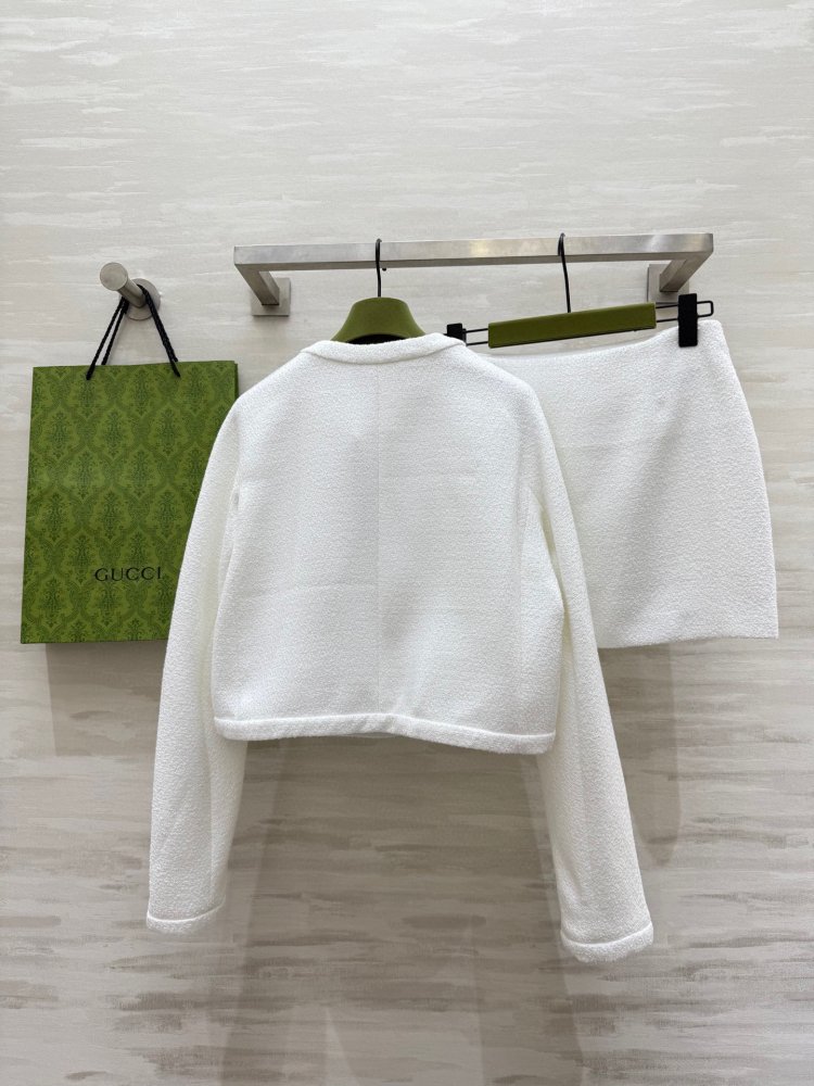 Costume female (a jacket and skirt) фото 9