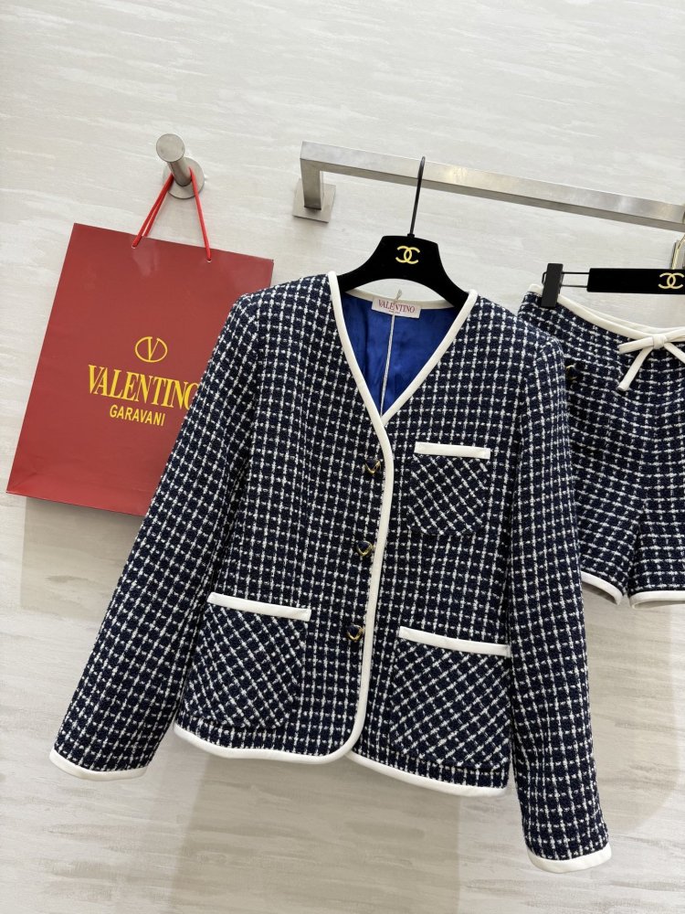 Костюм женский (пиджак и шорты) фото 4