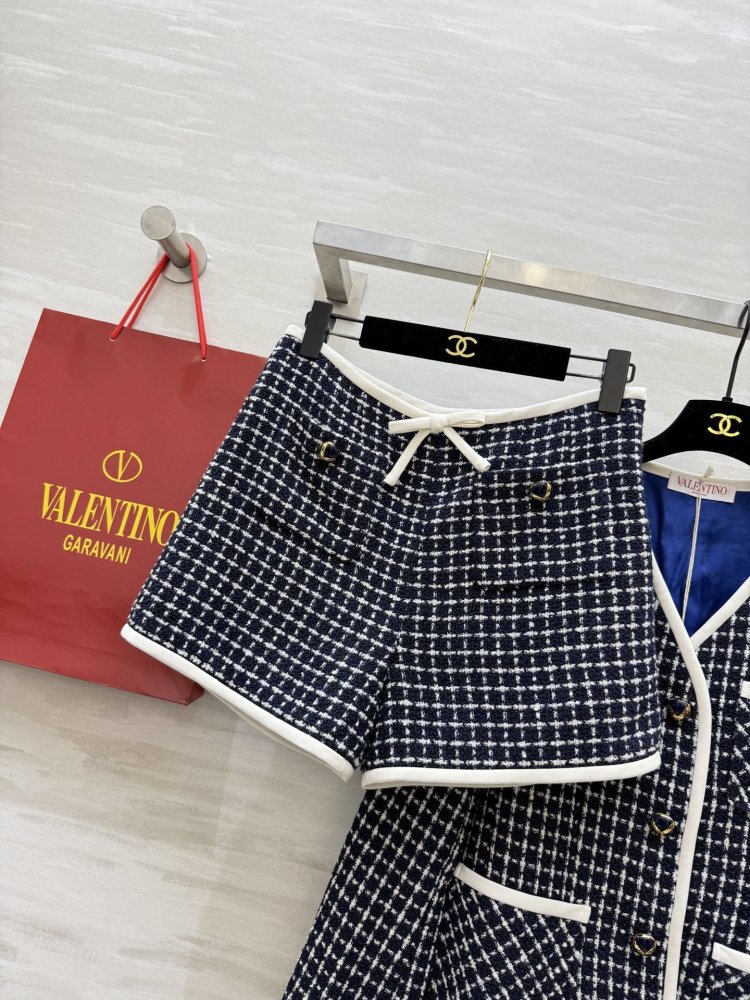 Костюм женский (пиджак и шорты) фото 8