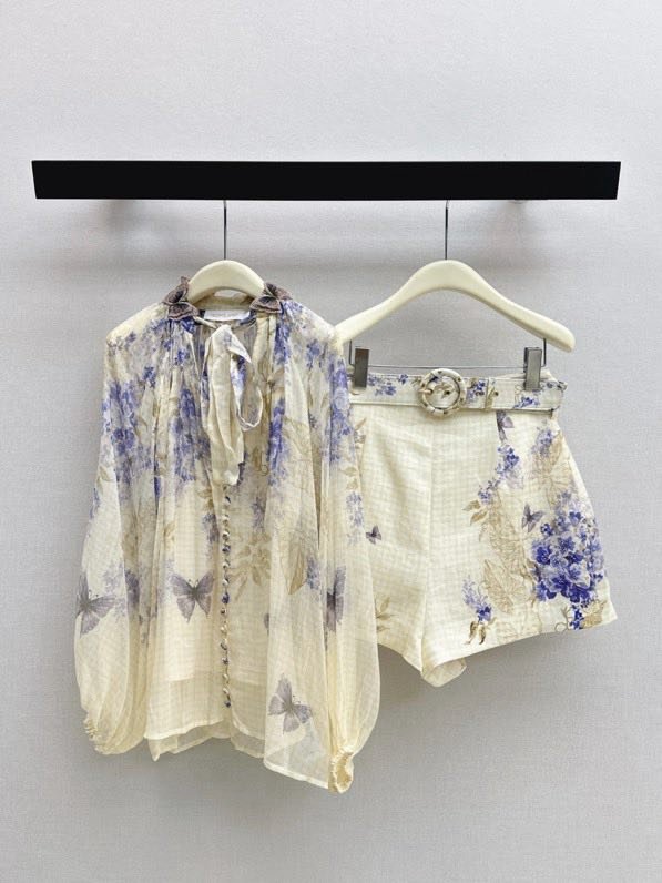Costume female (Shirt and shorts)