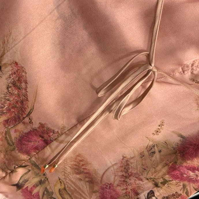 Костюм женский с цветочным принтом фото 3