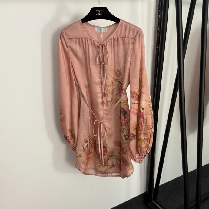 Костюм женский с цветочным принтом фото 5