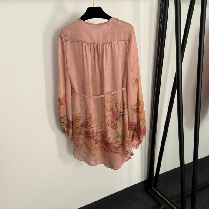 Костюм женский с цветочным принтом фото 9