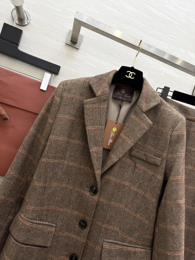 Costume female (wool coat and skirt) фото 2