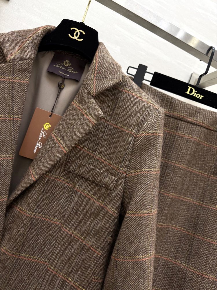 Costume female (wool coat and skirt) фото 5