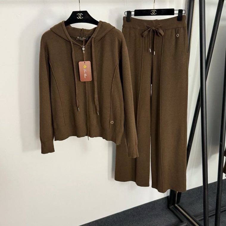 Костюм жіночий (толстовка і брюки) фото 3