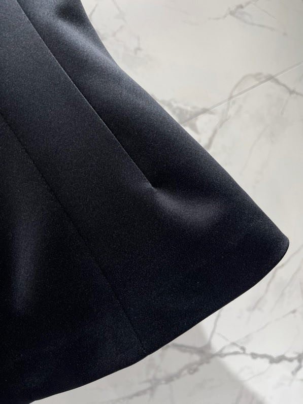 Костюм женский украшенный стразами фото 8